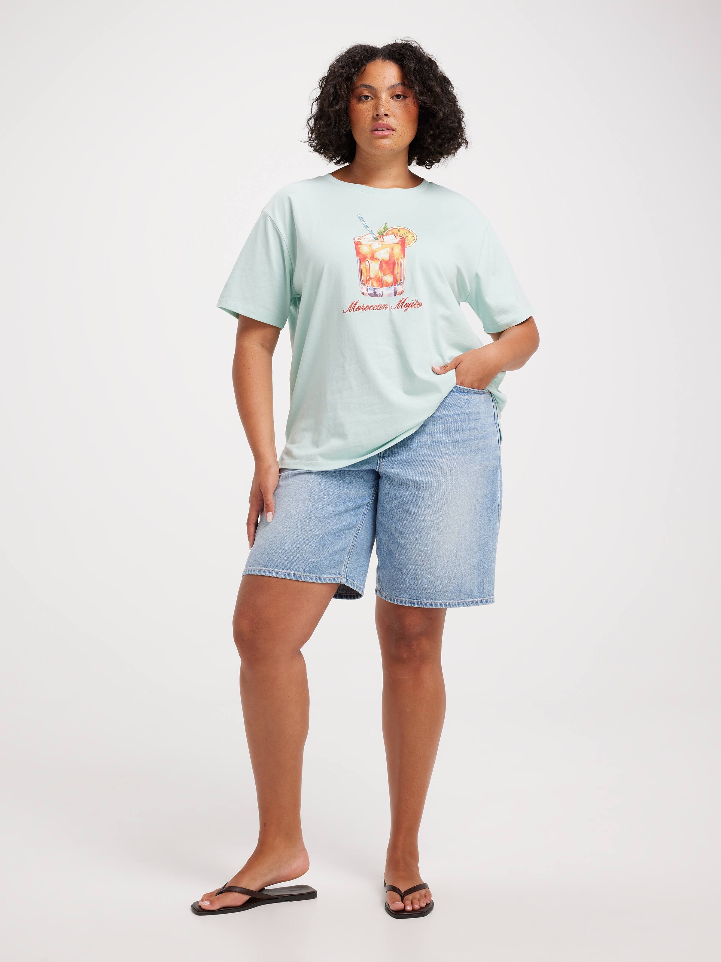 Curve Antonia Oversized Graphic Tee