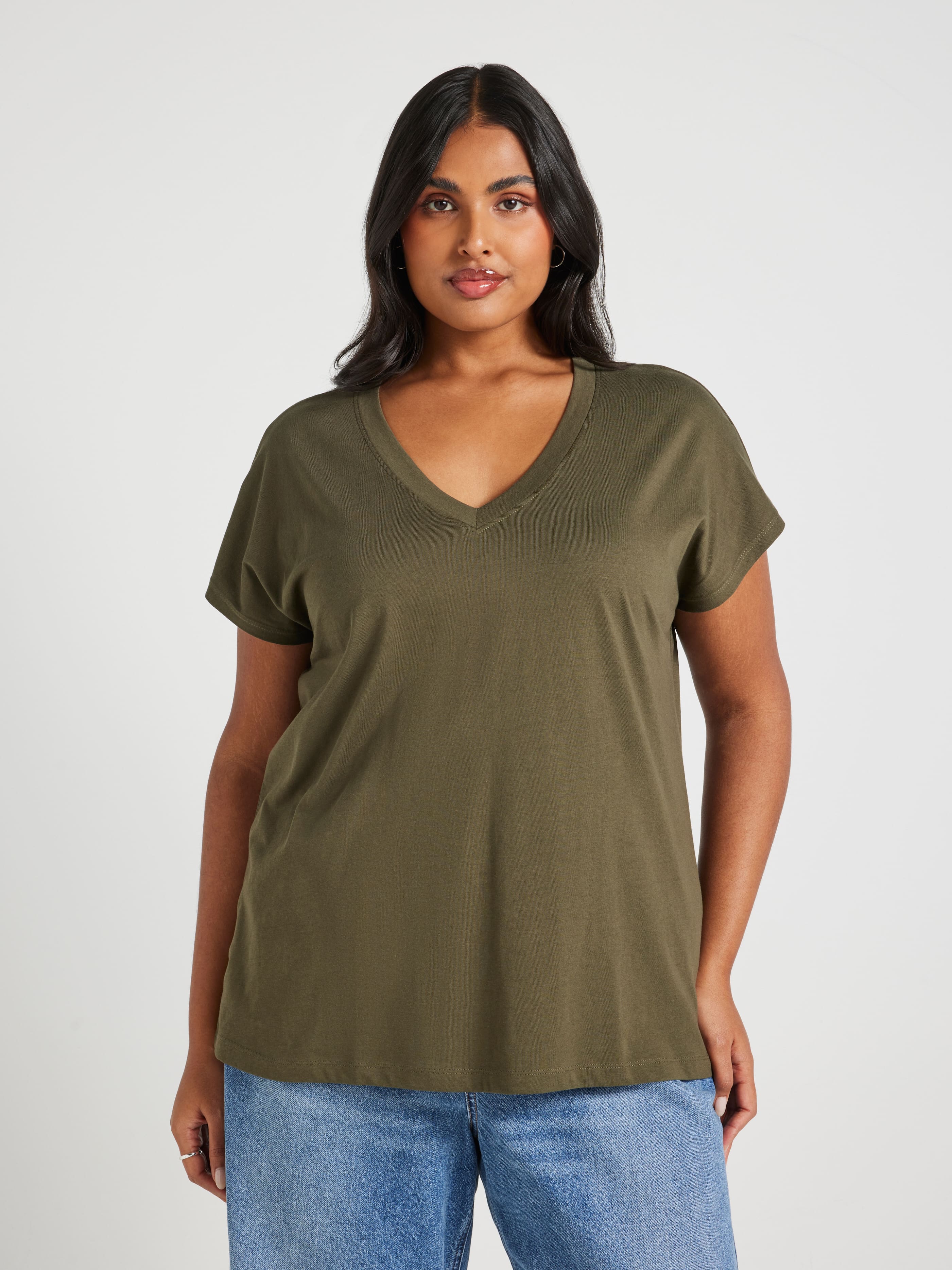 Curve Signature V-Neck Tee