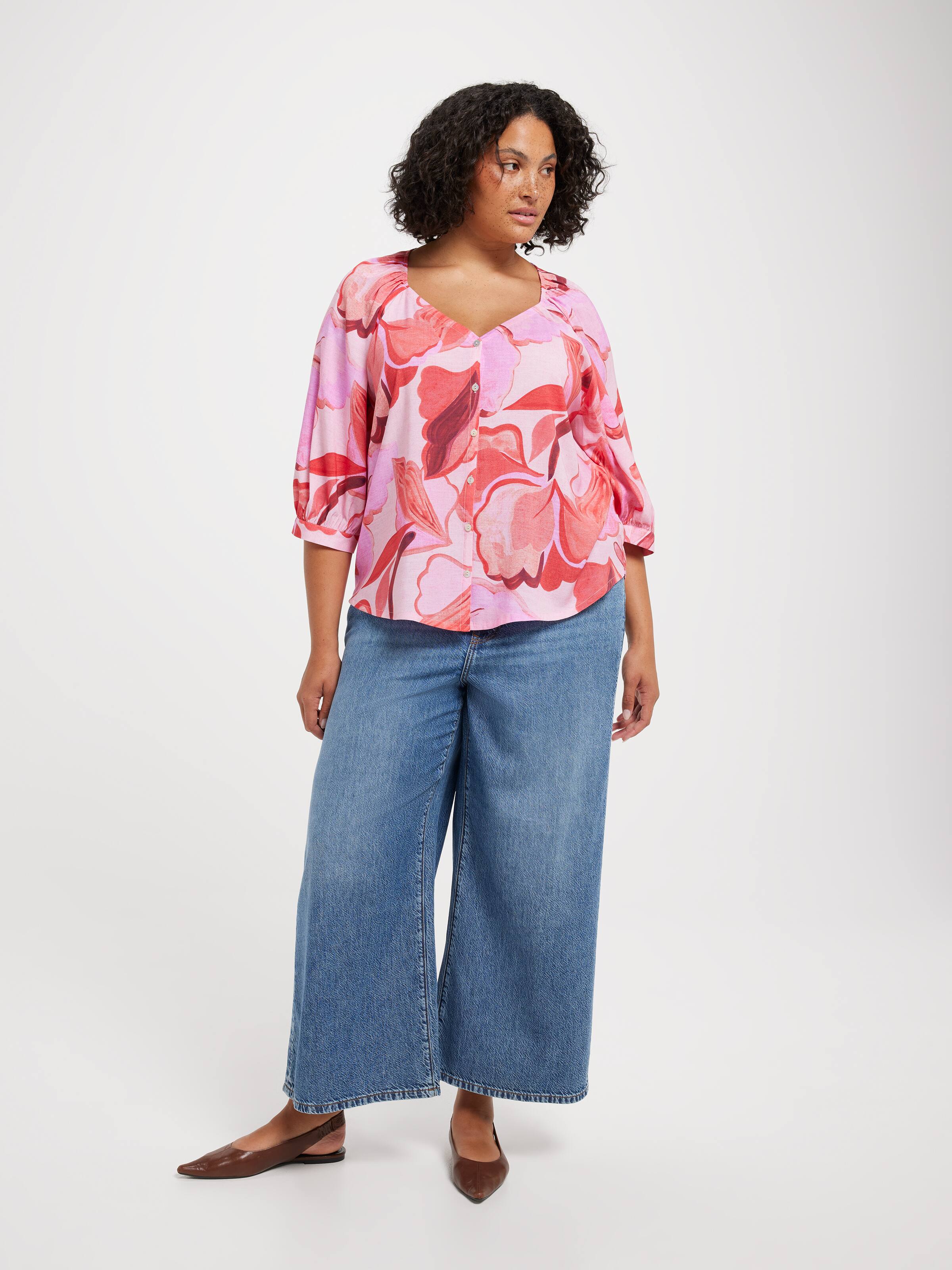 Curve Iris 3/4 Sleeve Blouse