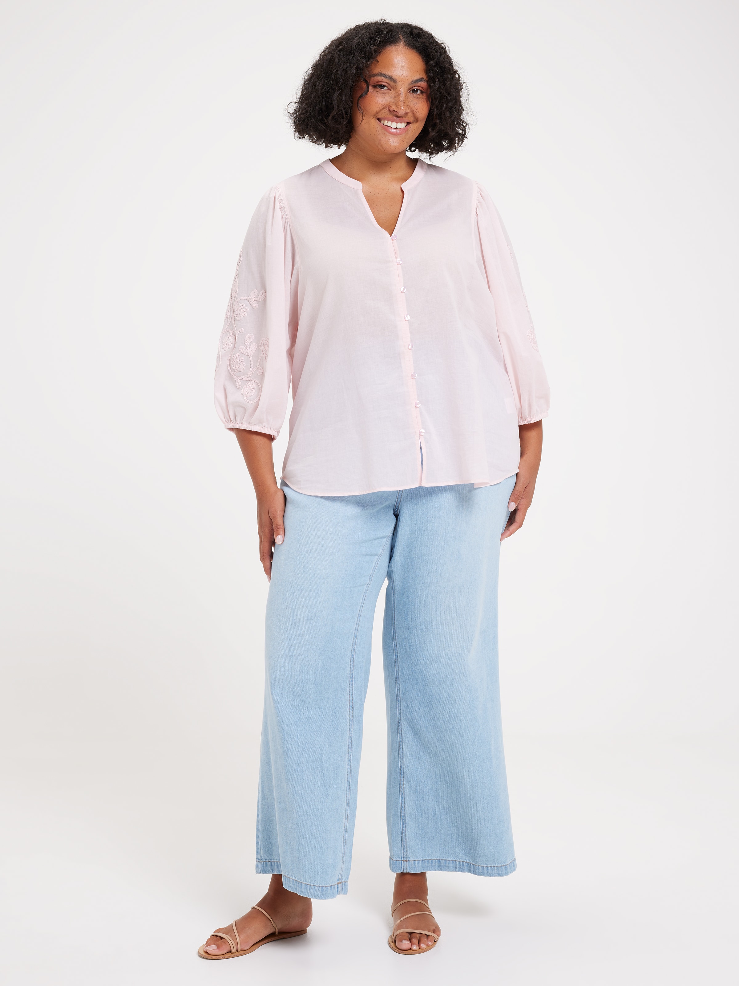 Curve Halley Embossed 3/4 Sleeve Blouse