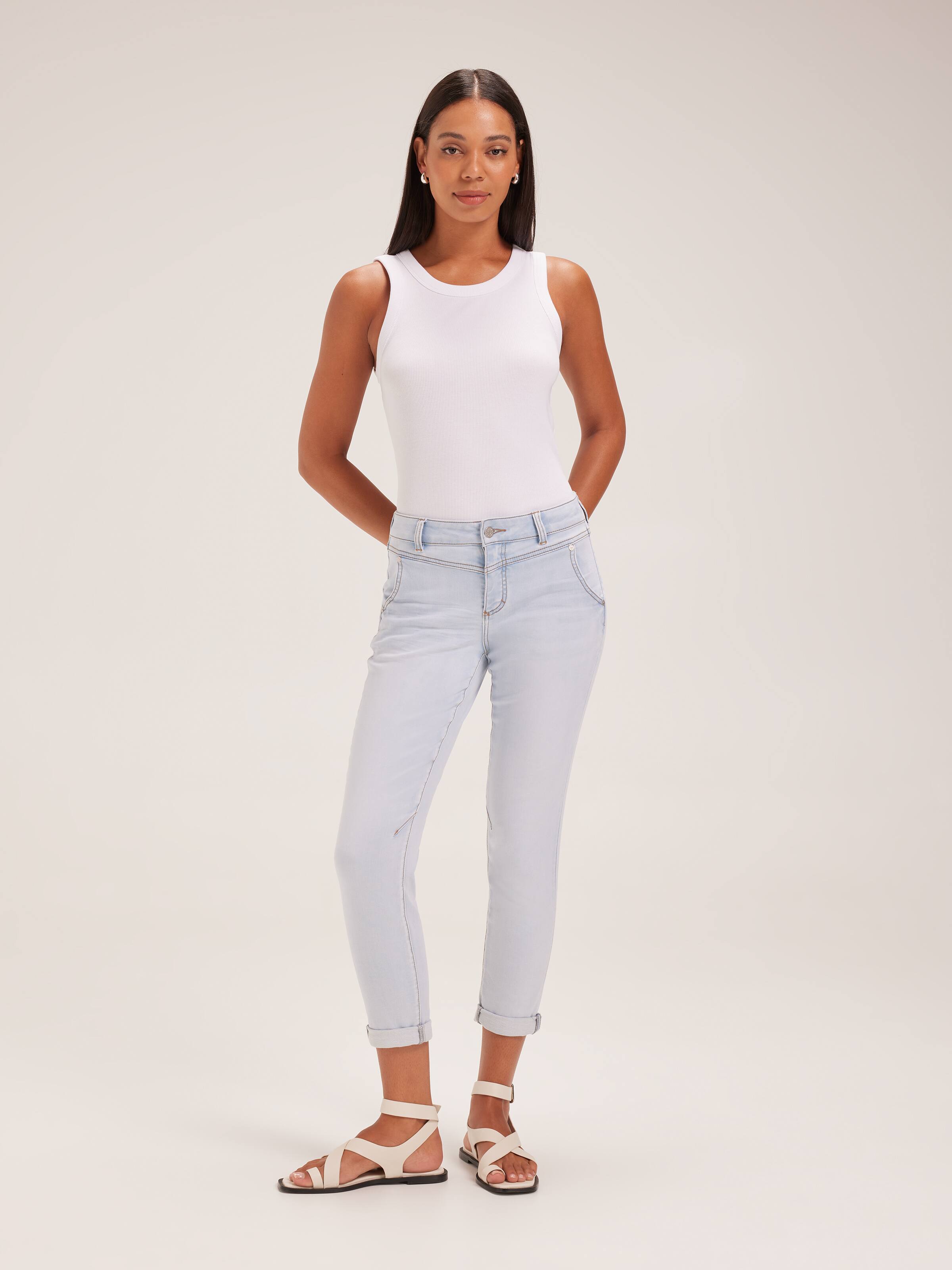 Amaze Yoke Front Boyfriend Jean