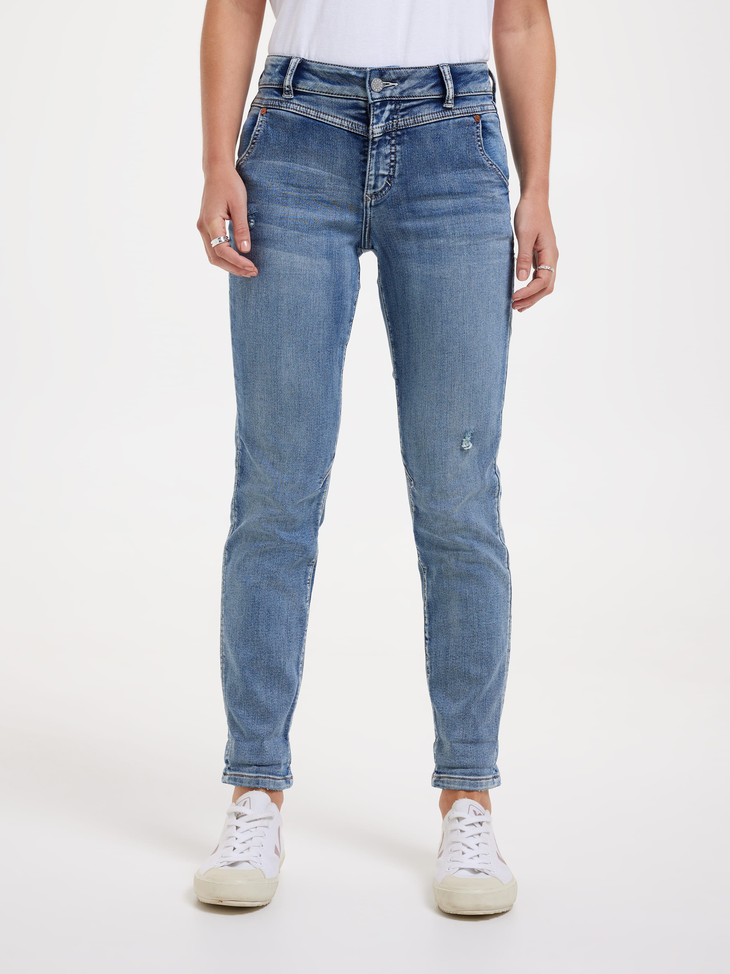 Amaze Yoke Front Boyfriend Jean