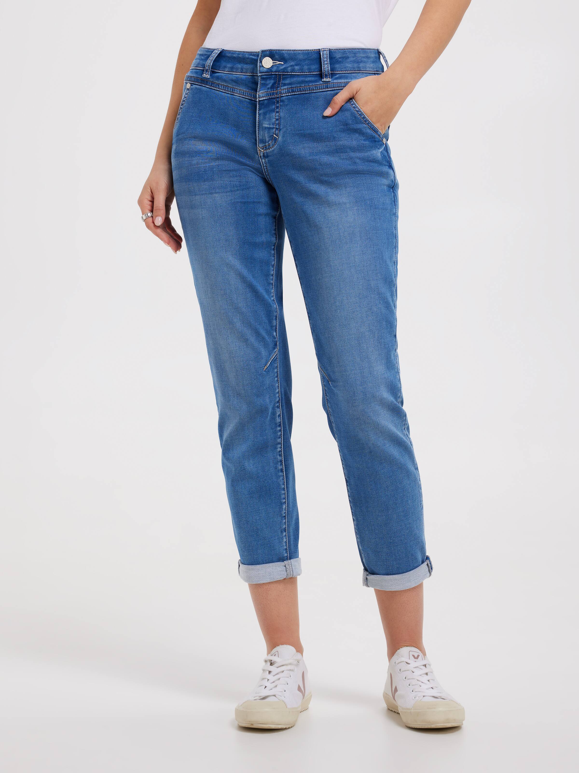 Amaze Yoke Front Boyfriend Jean