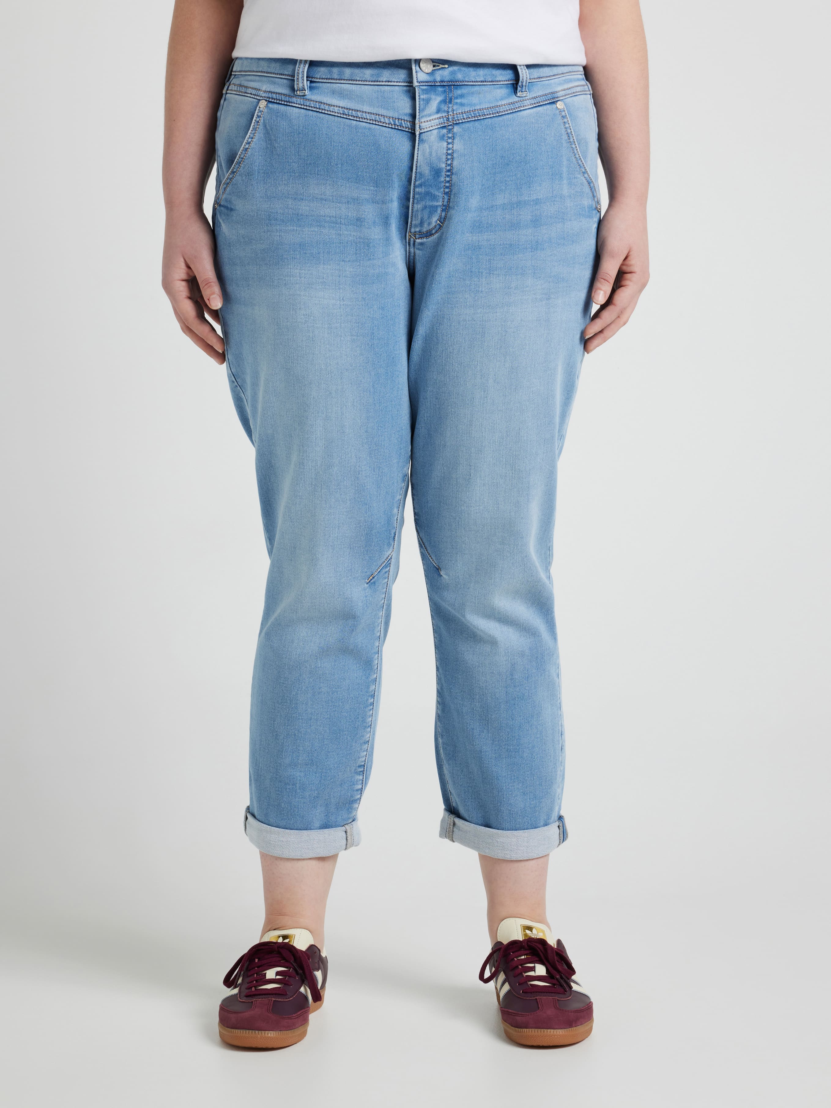 Curve Amaze Yoke Front Boyfriend Jean