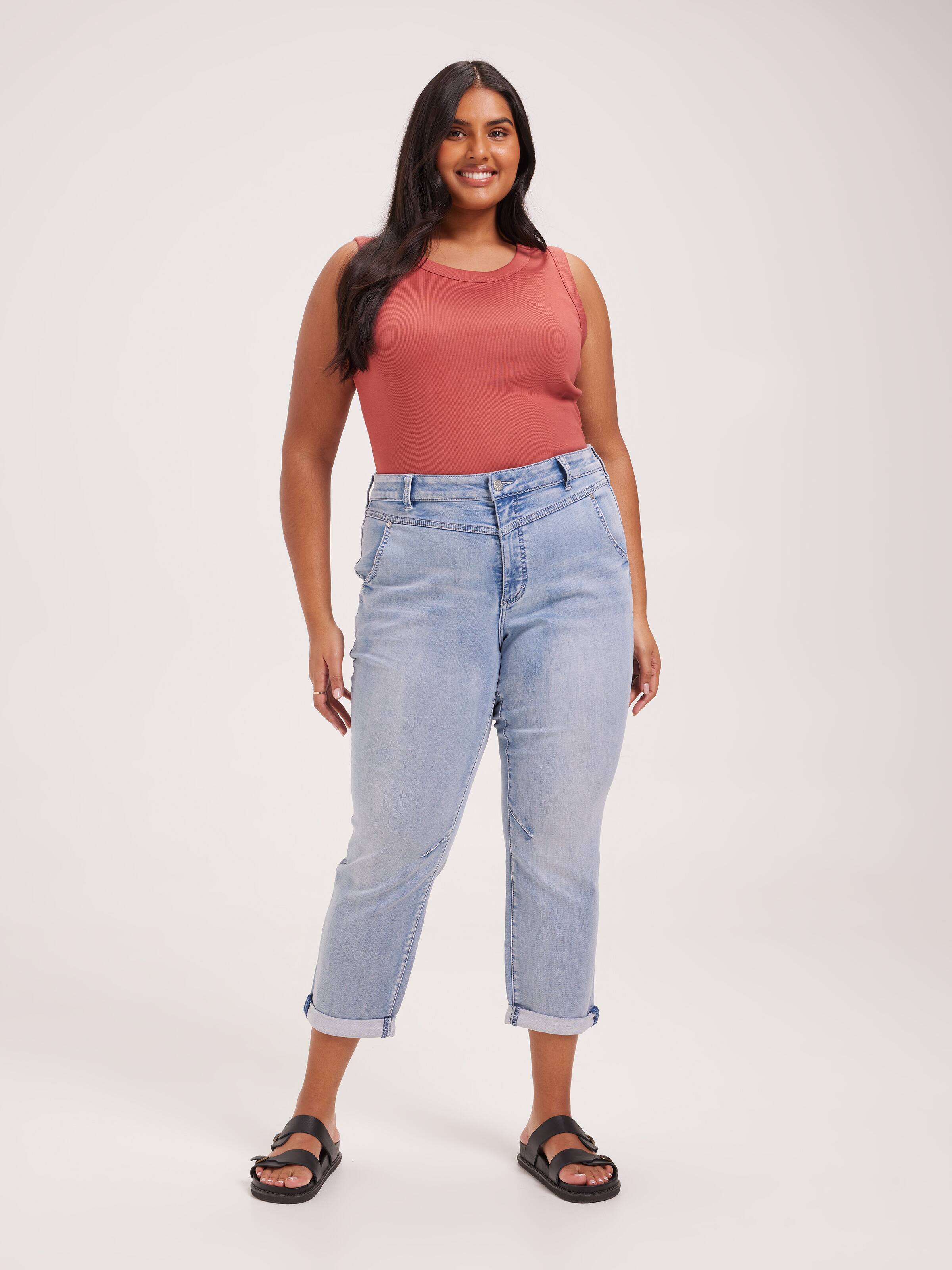 Curve Amaze Mid Rise Yoke Front Boyfriend Jean