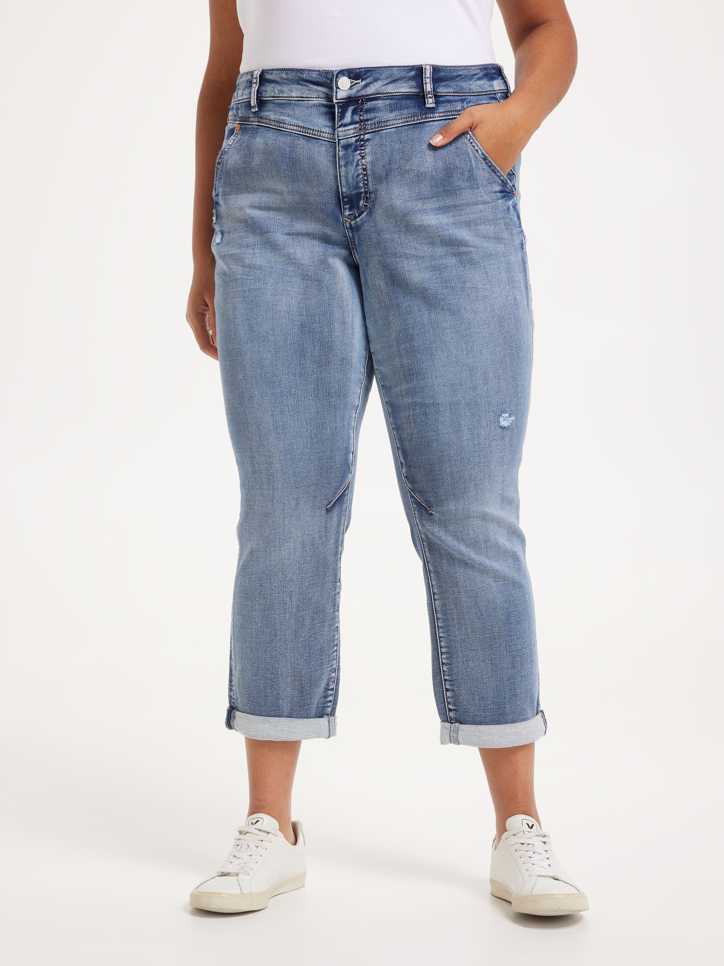 Curve Amaze Mid Rise Yoke Front Boyfriend Jean