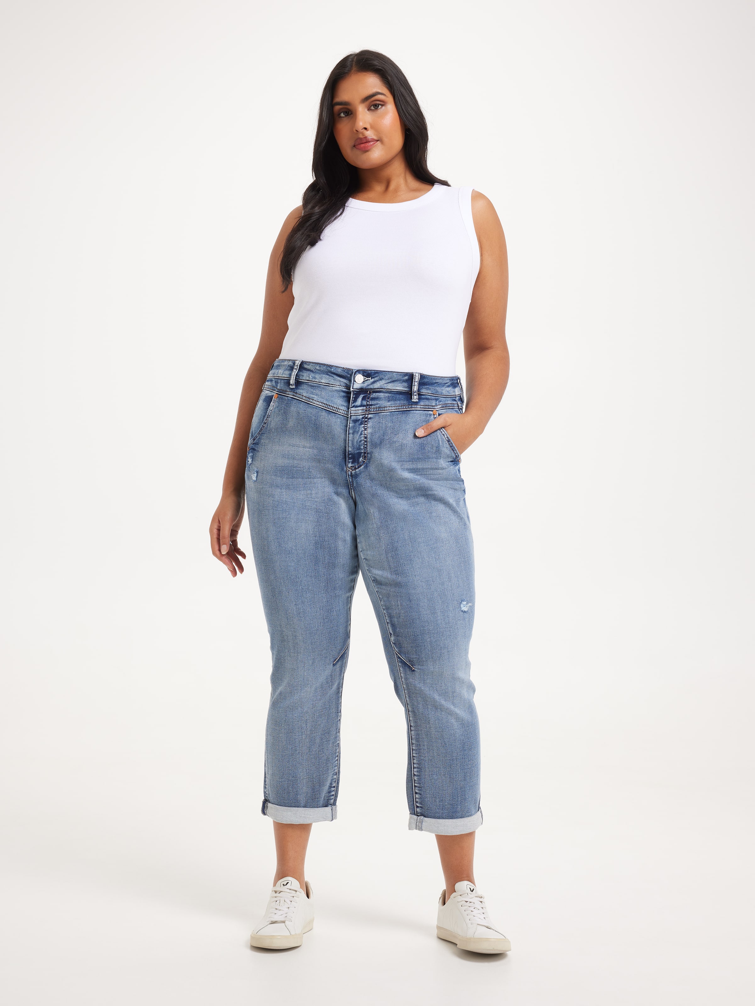 Curve Amaze Mid Rise Yoke Front Boyfriend Jean