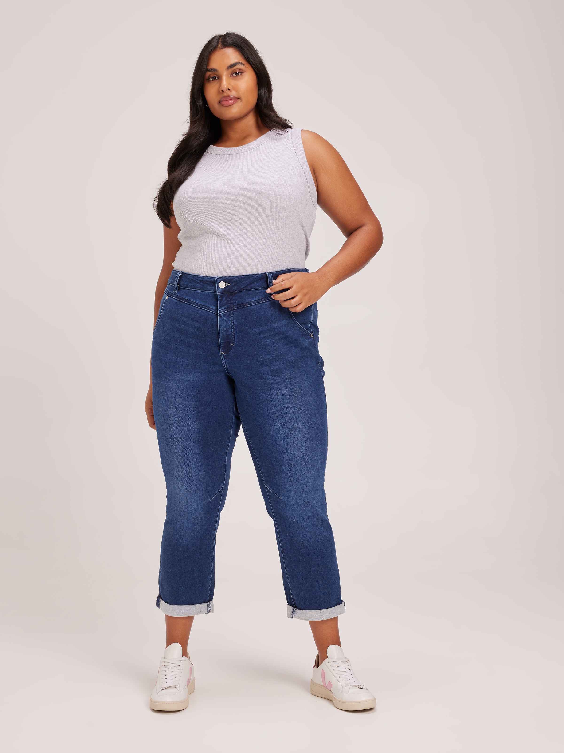 Curve Amaze Mid Rise Yoke Front Boyfriend Jean