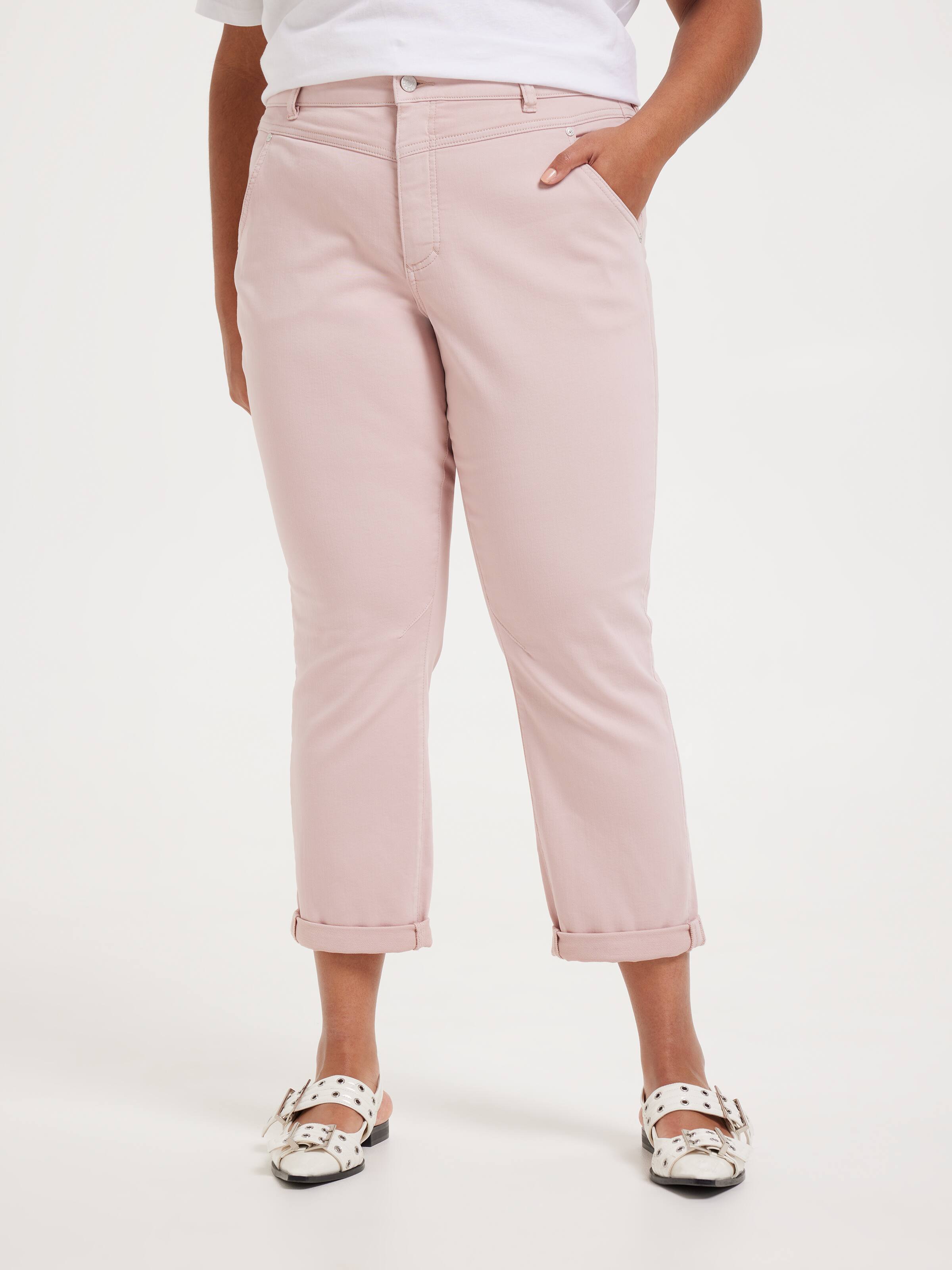 Curve Amaze Mid Rise Yoke Front Boyfriend Jean