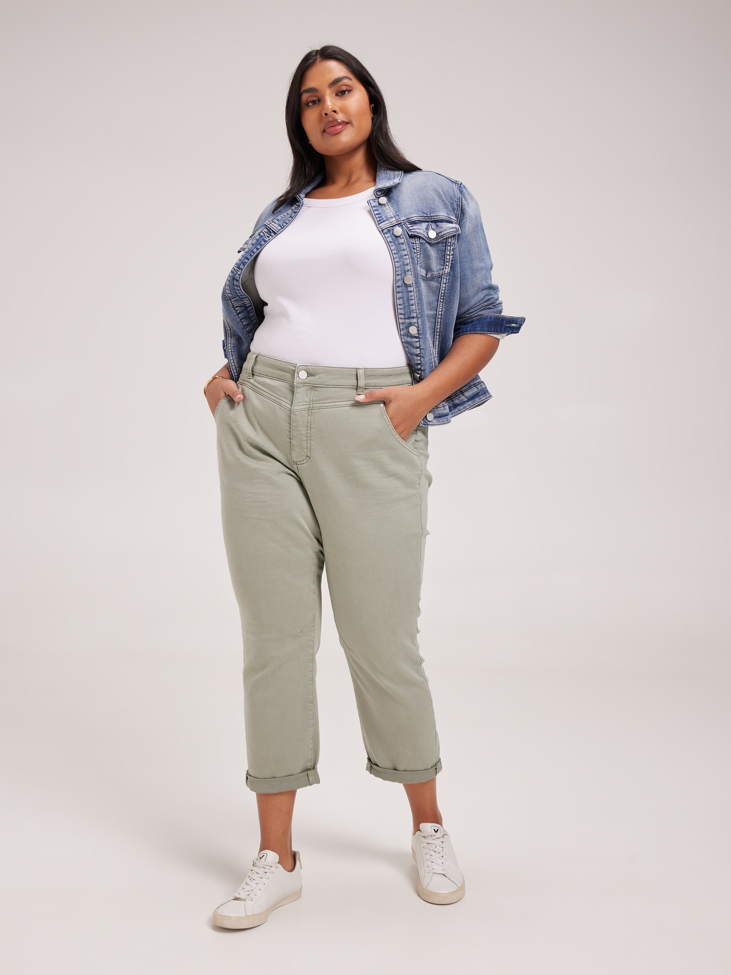Curve Amaze Mid Rise Yoke Front Boyfriend Jean