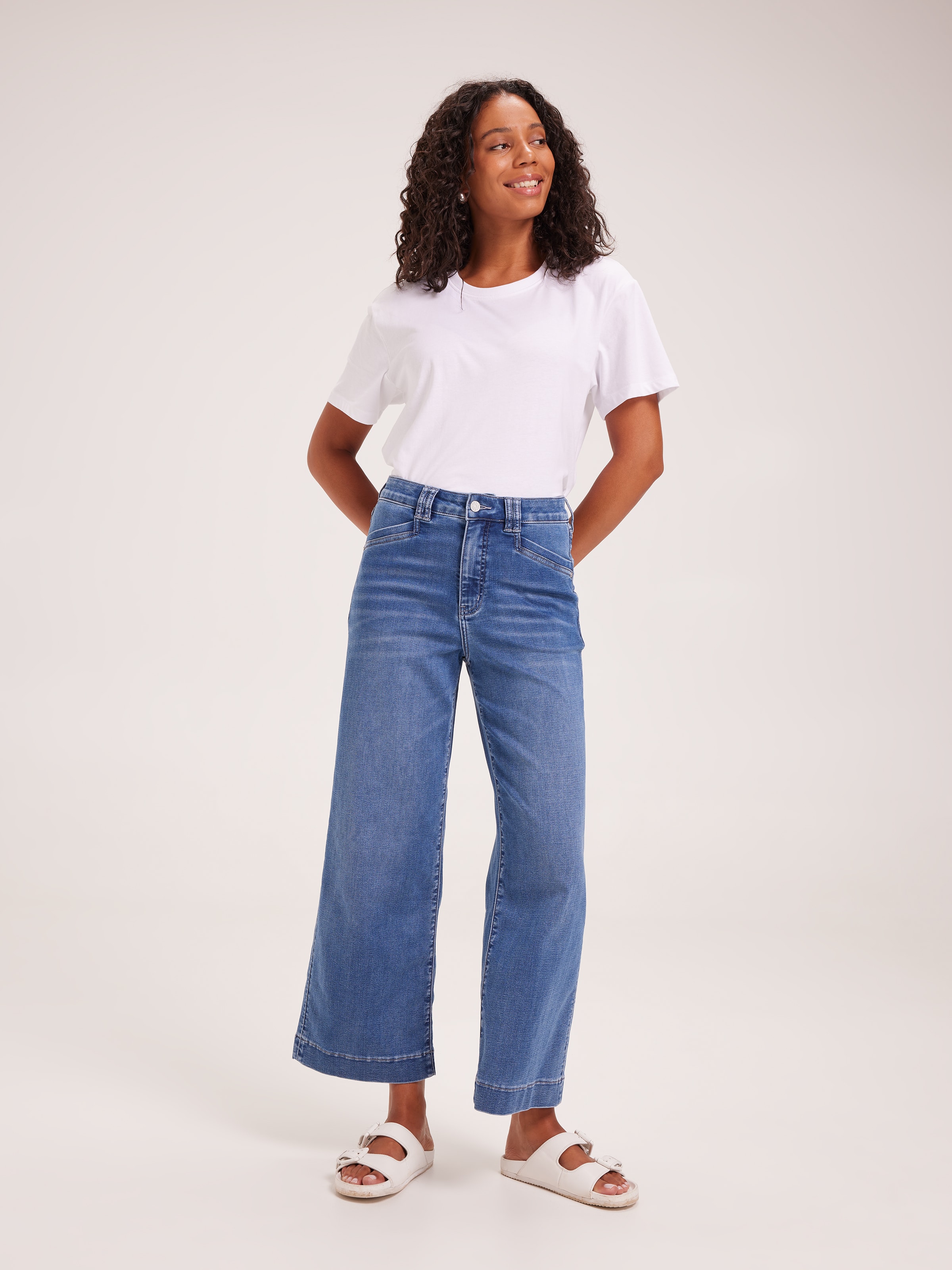Amaze High Rise Wide Leg Ankle Jean