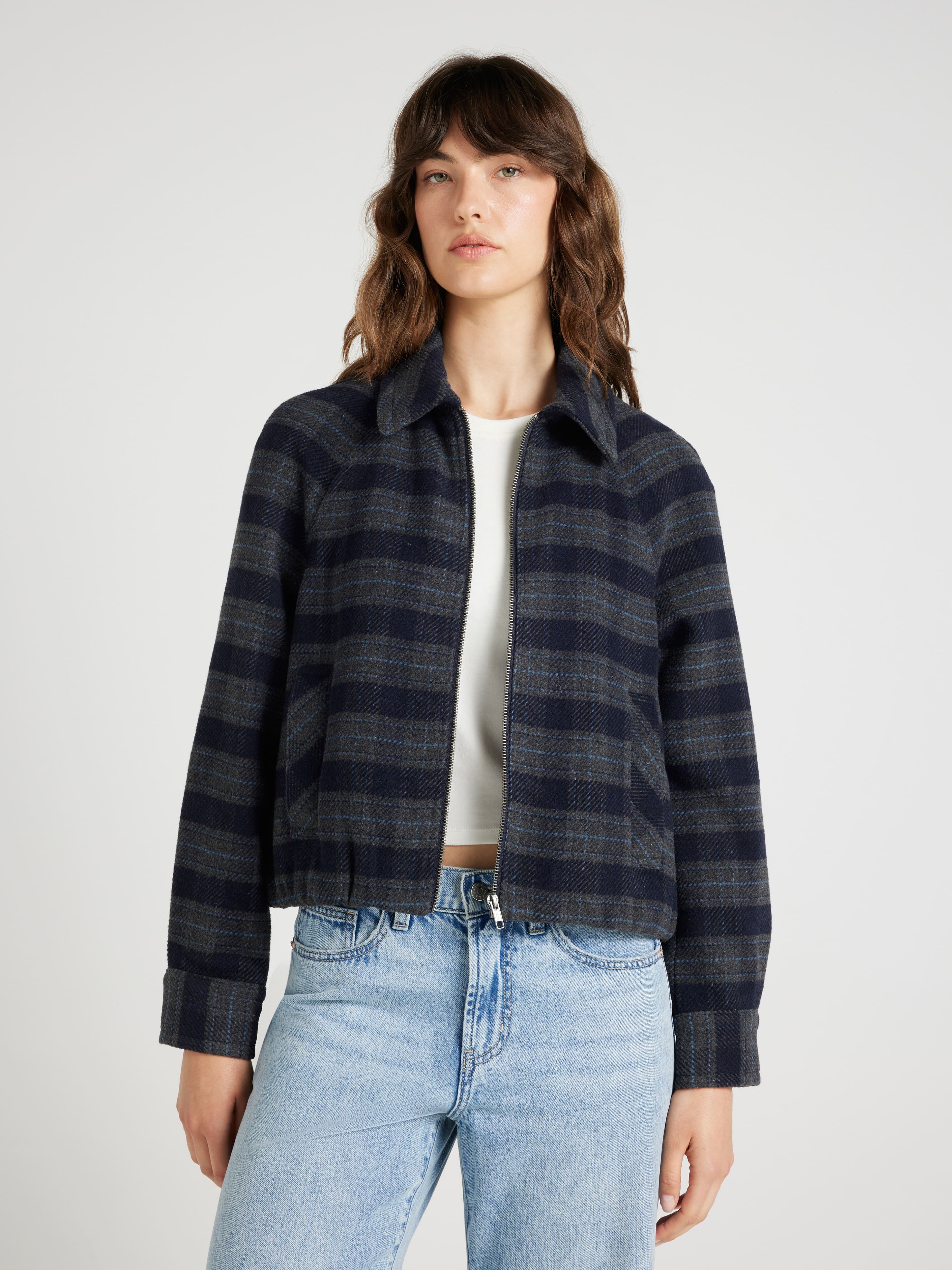 Erica Check Bomber