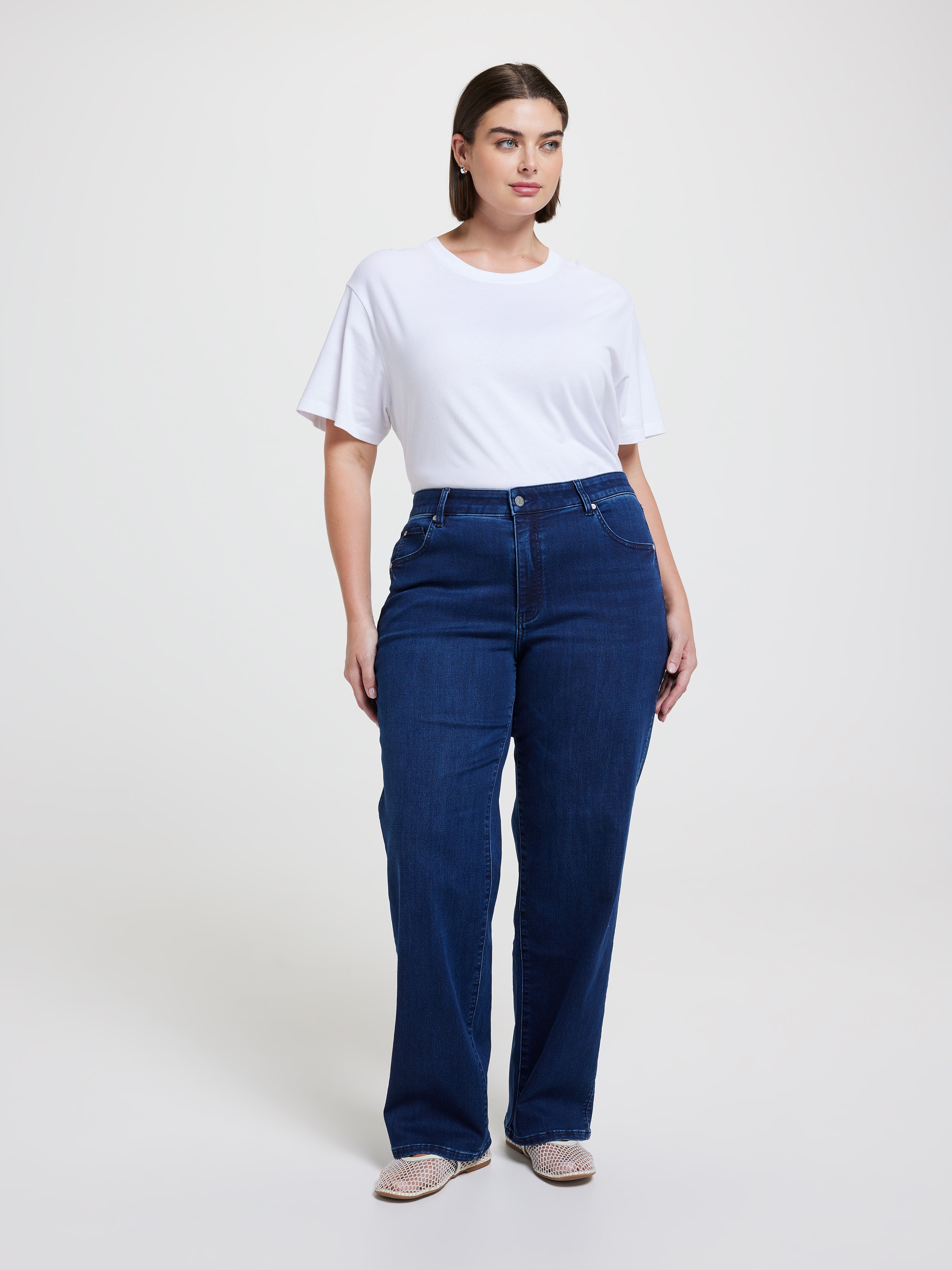 Curve Amaze Mid Rise Straight Jean In Full Length