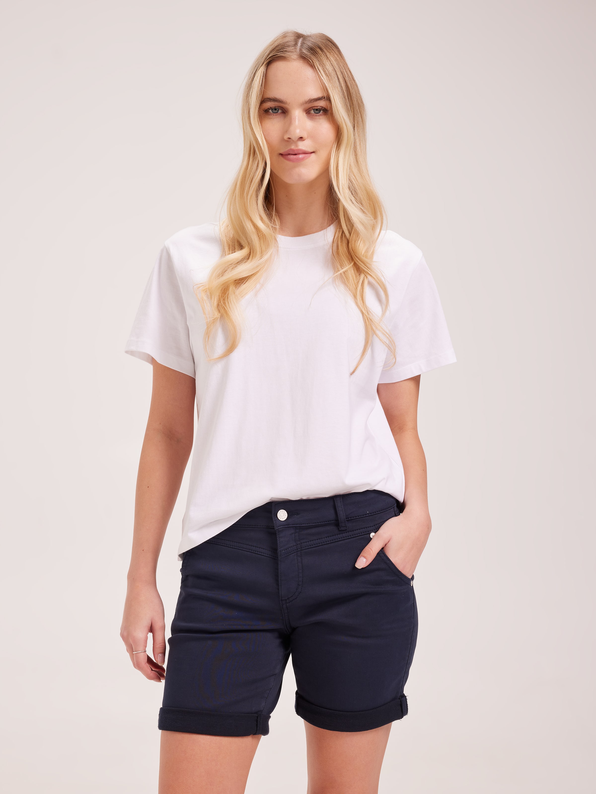 Amaze Mid Rise Girlfriend Short