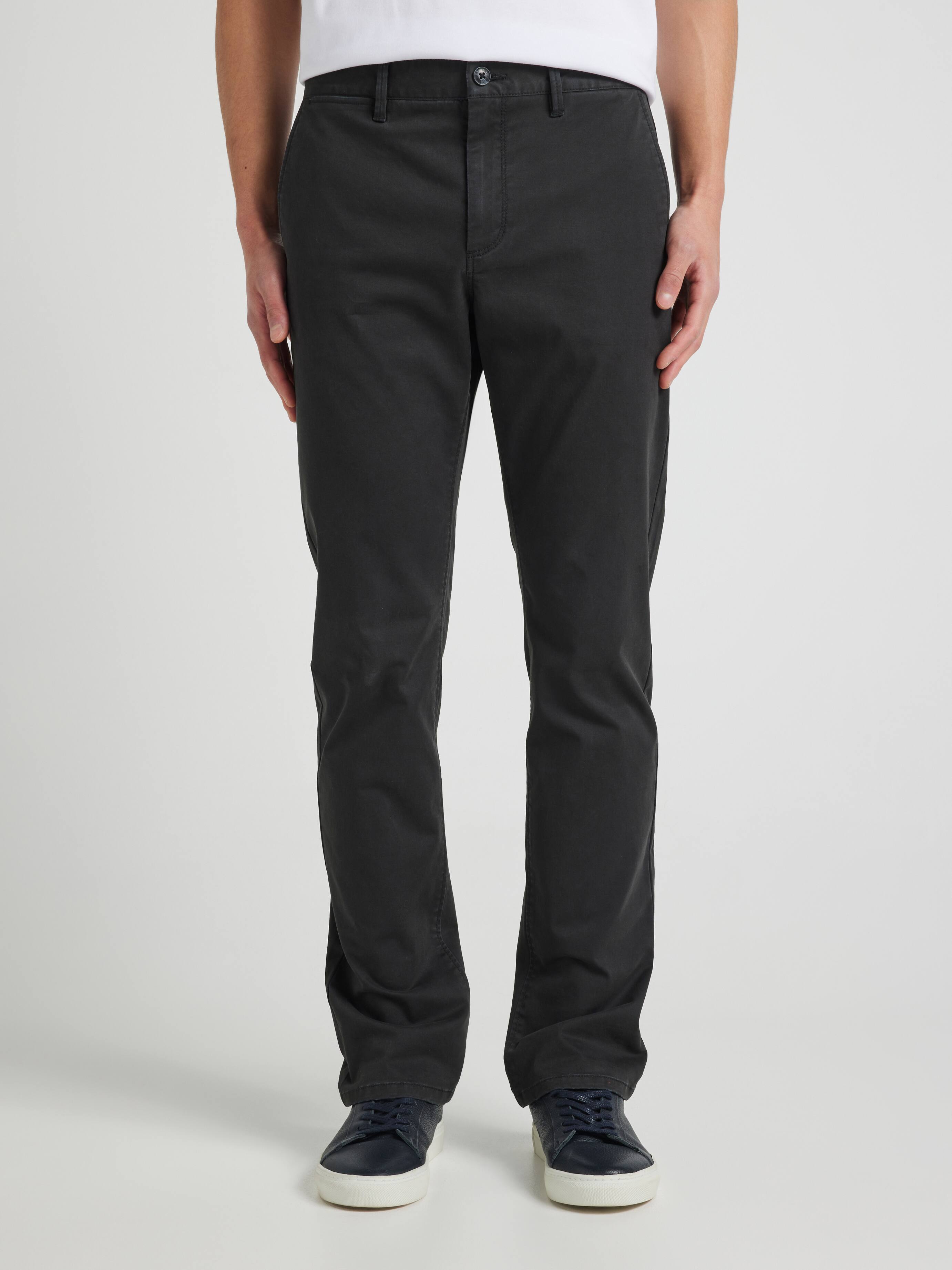Relaxed Slant Pocket Chino