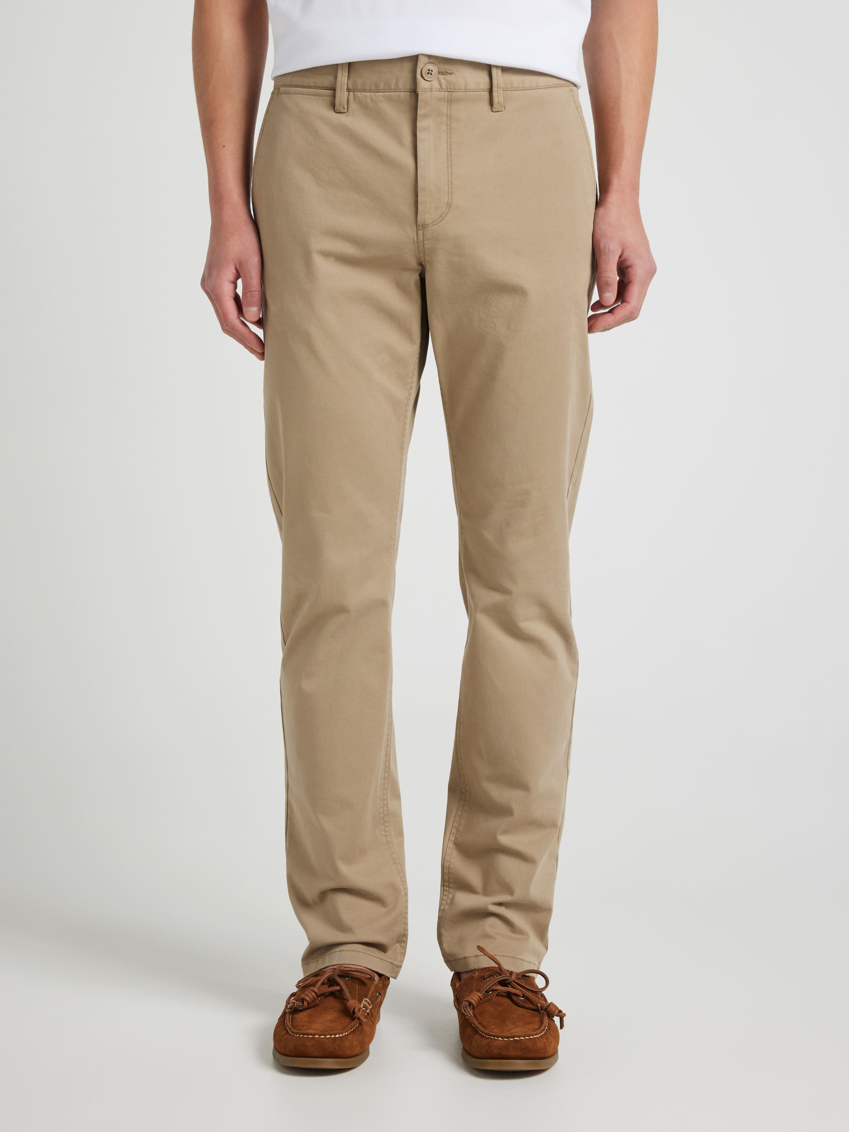 Relaxed Slant Pocket Chino