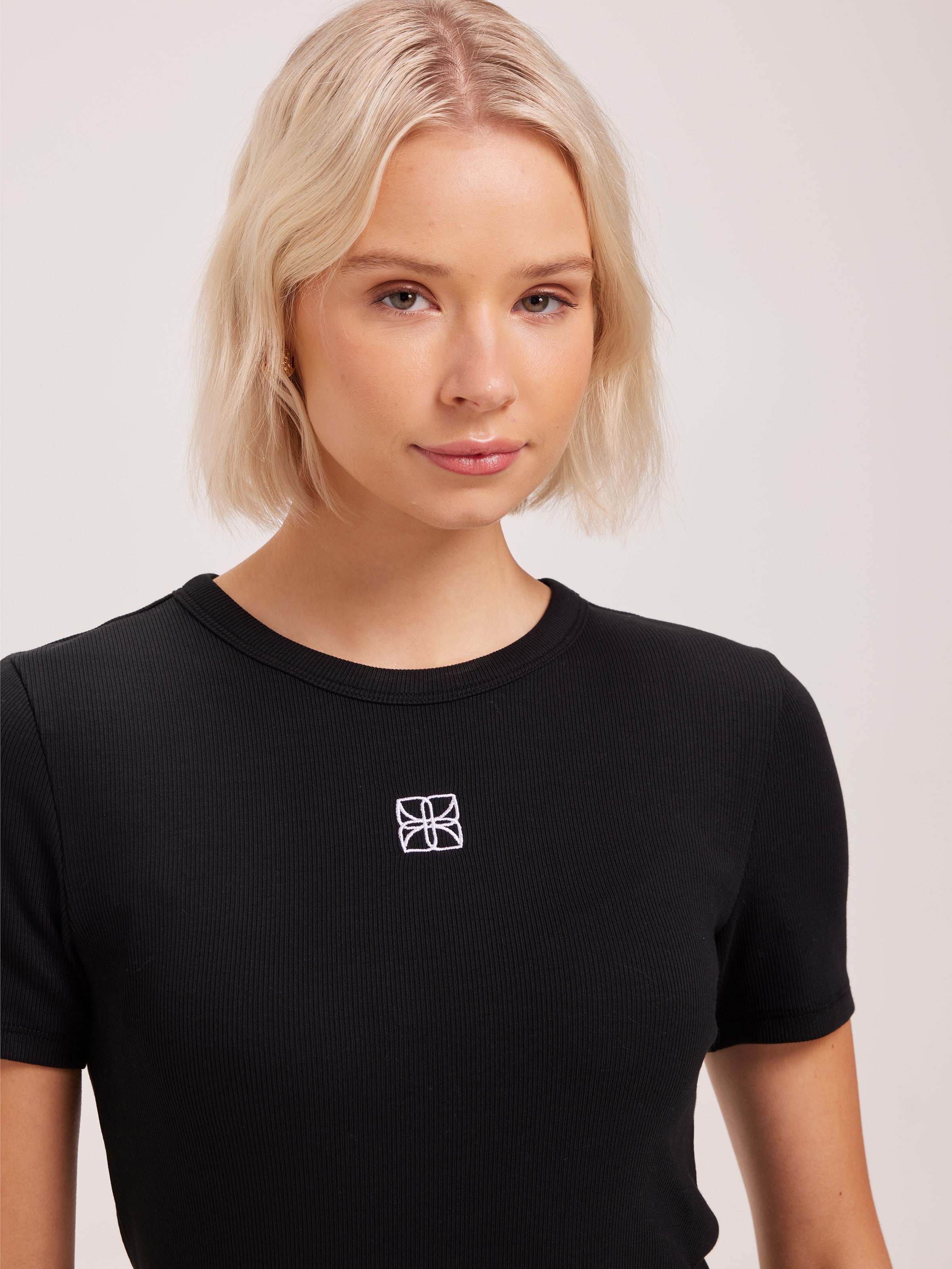 Kitty Rib Logo Tee