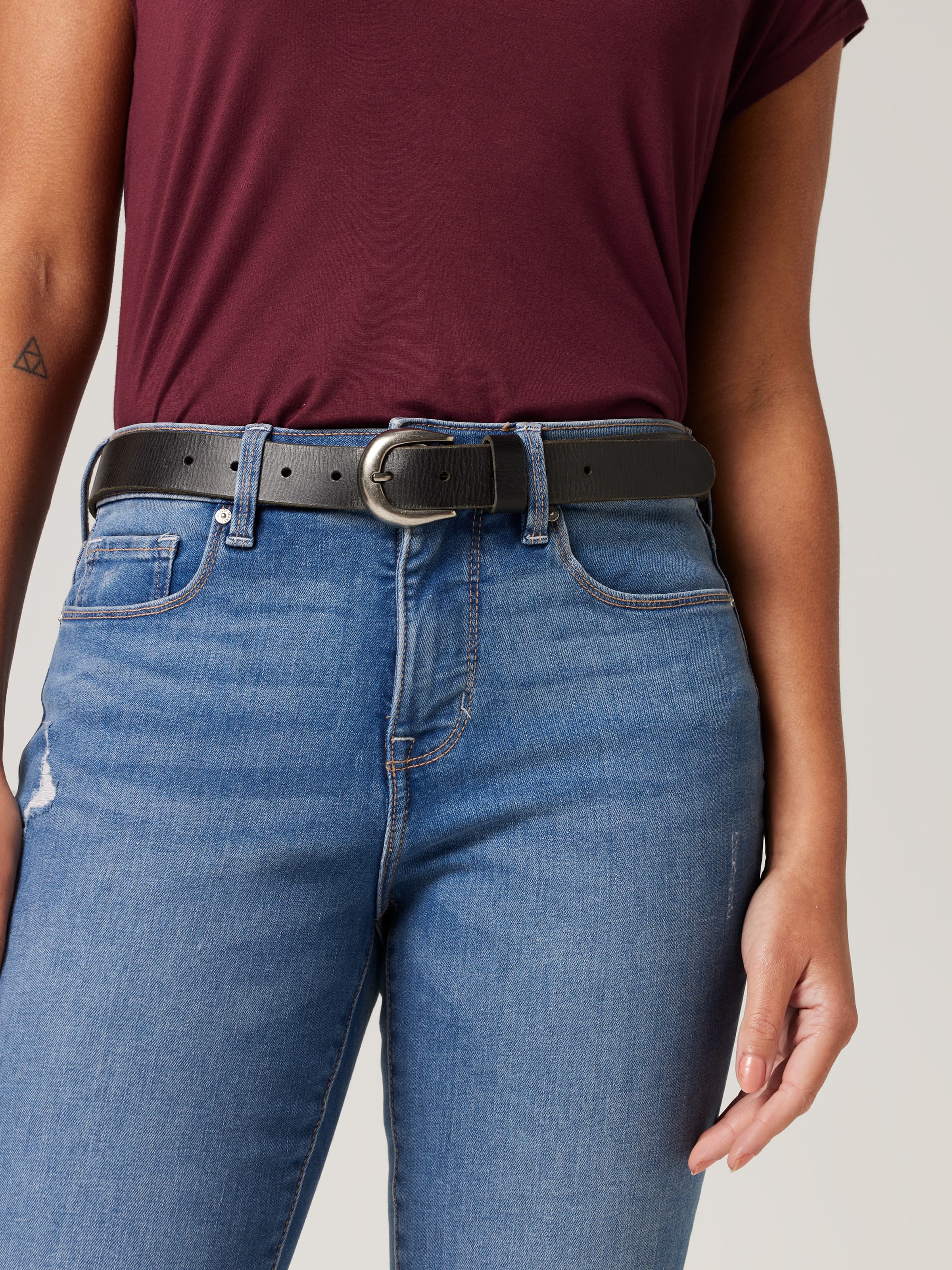 Round Buckle Leather Belt