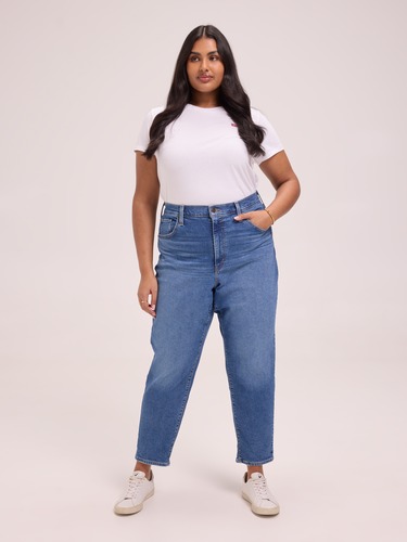 Curve High Waisted Mom Jean In Winter                                                                                           