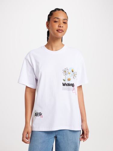 Spiral Daizie Slouch Tee In Optic White                                                                                         