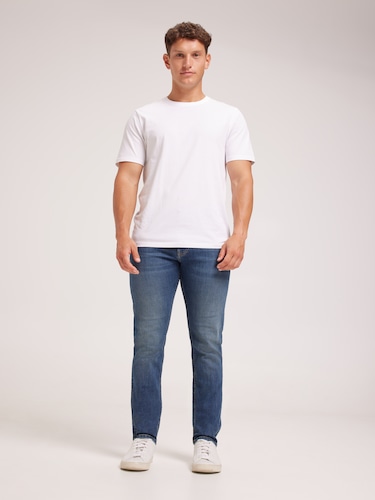 Stretch Slim Tapered Leg                                                                                                        