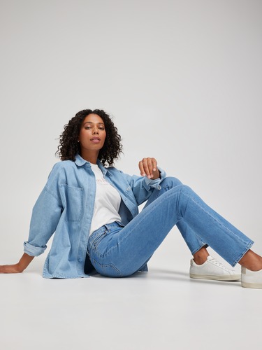 Mid Straight In Wash Indigo                                                                                                     