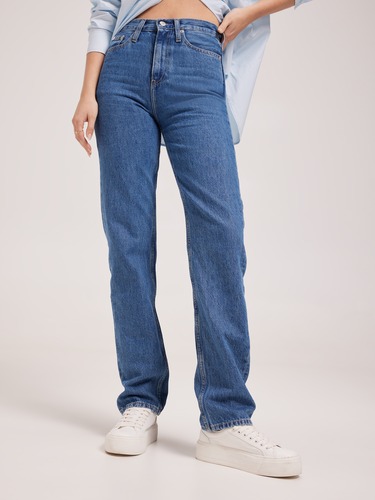 High Rise Straight Jean                                                                                                         