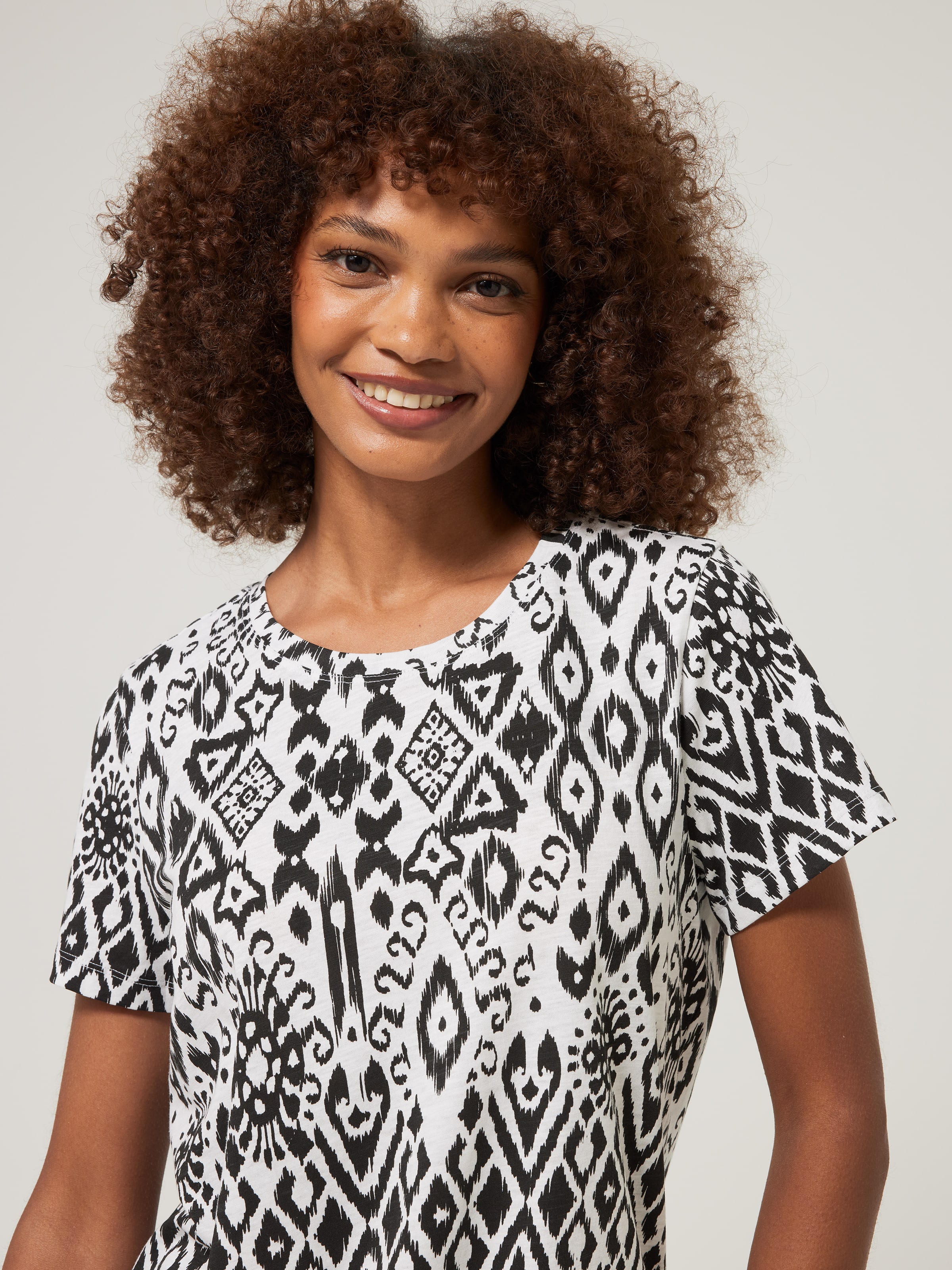 Perfect Crew Neck Boyfriend Tee Black White Ikat Just Jeans Online