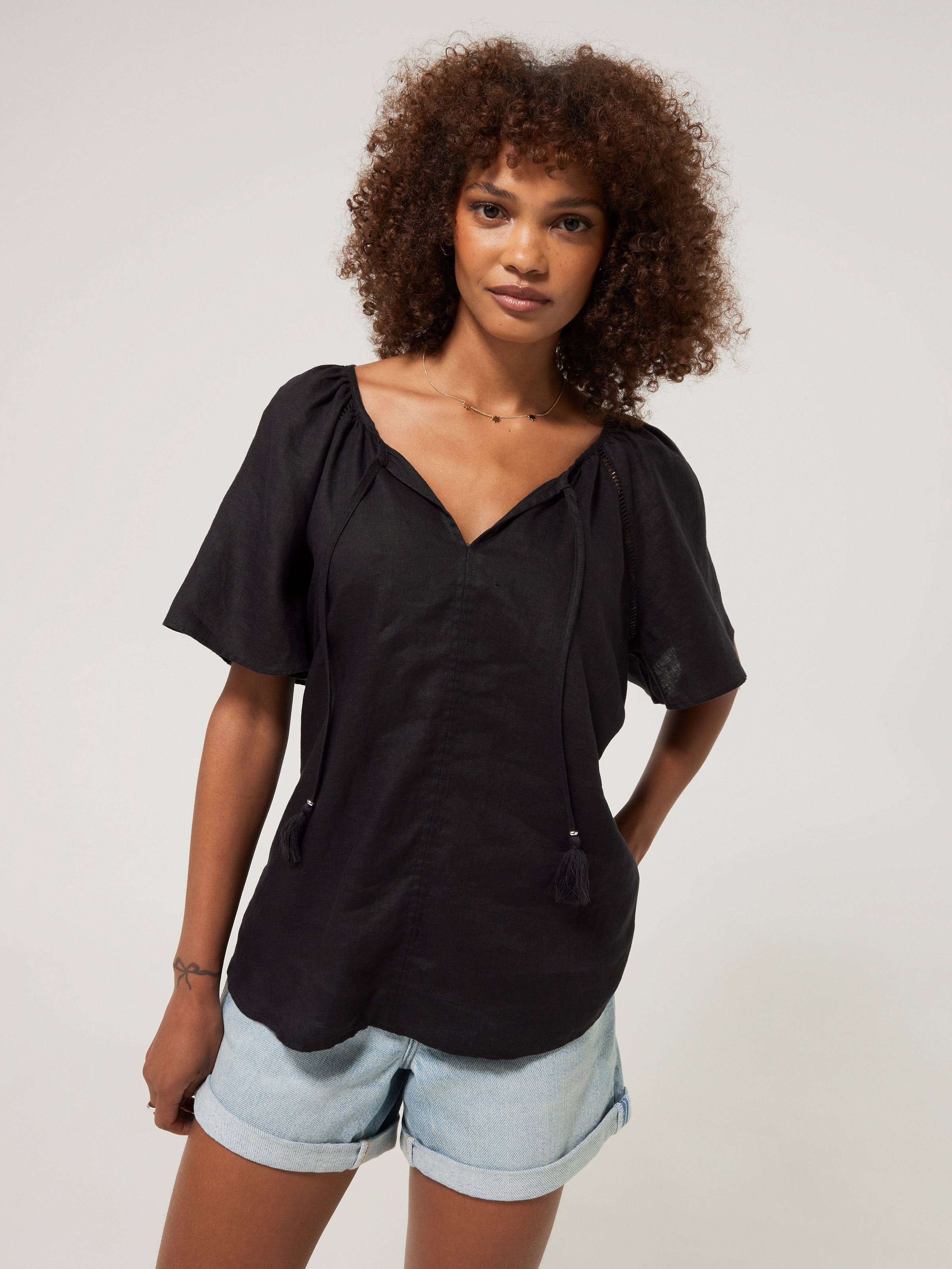 EVE V-NECK SUNDAY EASE TOP WITH POCKETS main image 1